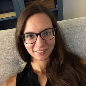 Meet your Posher, Cassandra